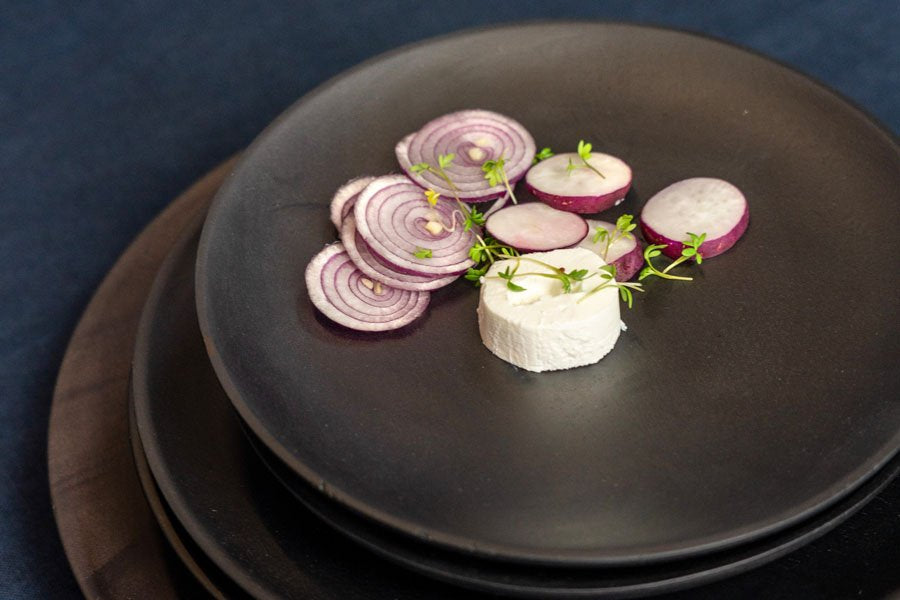 Assiette en bois d’acacia noir