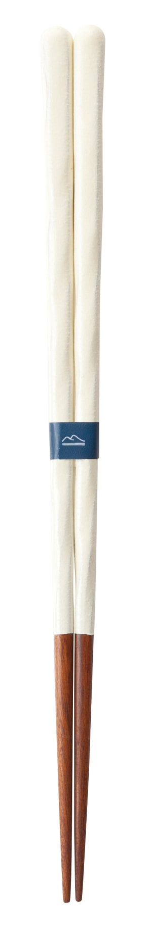 Paire de baguettes laquées | Kurabi