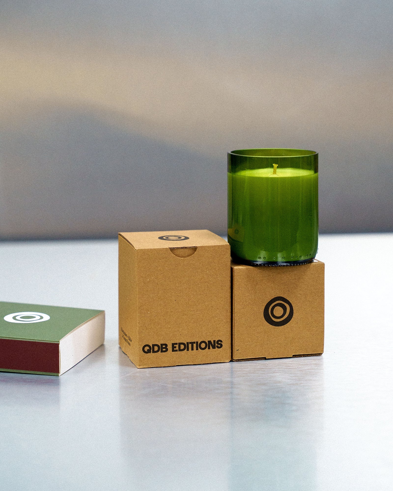 Bougie parfumée "Feu de bois" | QDB éditions